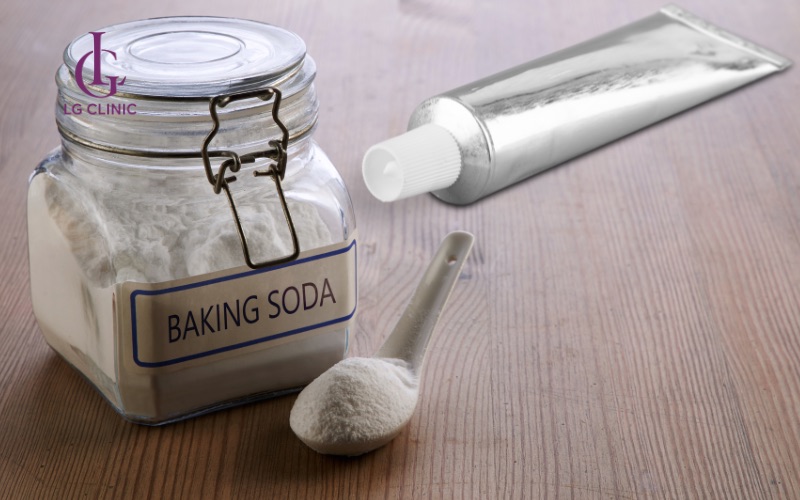 Kem đánh răng và baking soda