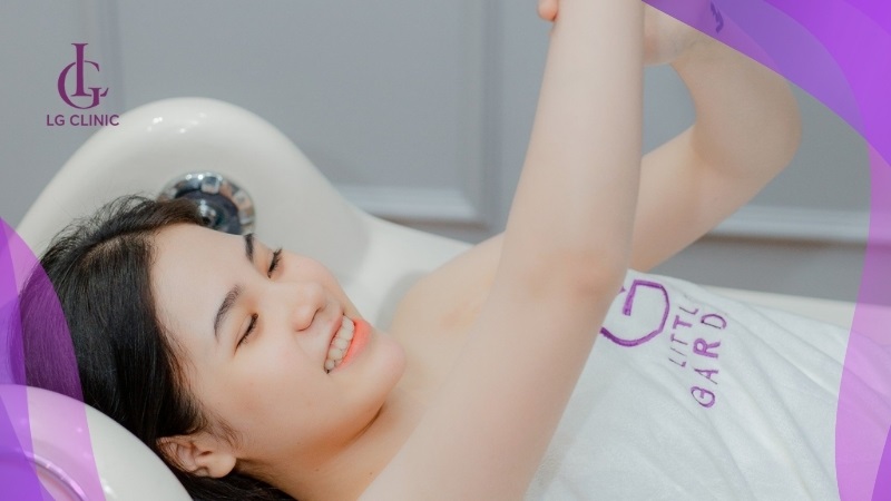 Tắm trắng phi thuyền