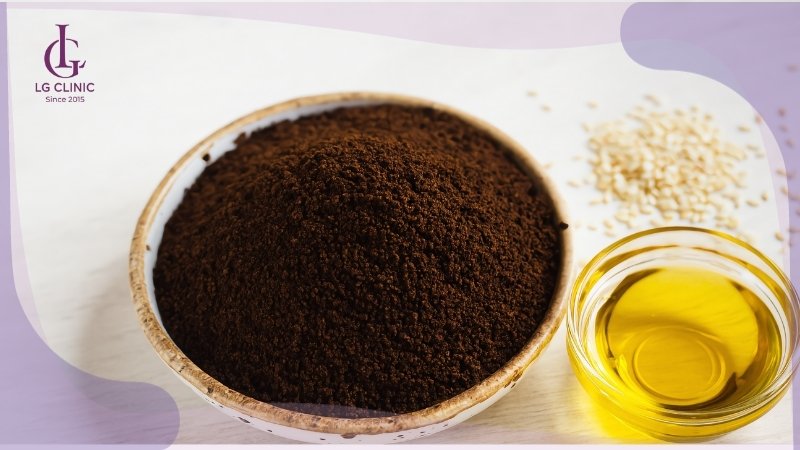cách sử dụng bã cà phê và dầu mè để tắm trắng