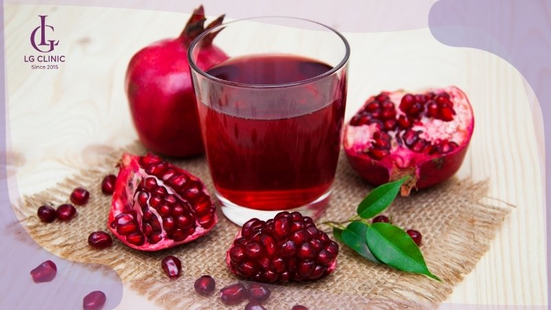 Nước ép cải bó xôi giàu chất chống oxy hóa, hỗ trợ làm sáng và đều màu da tự nhiên.








làm trắng da bằng nước ép lựu
