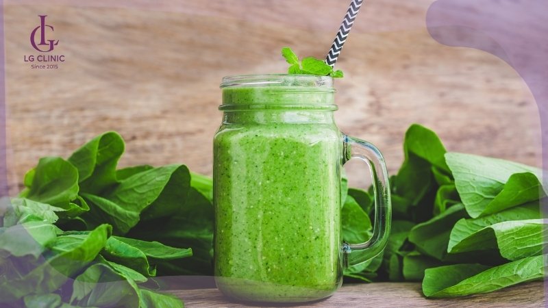 nước ép cải bó xôi giúp làm trắng da