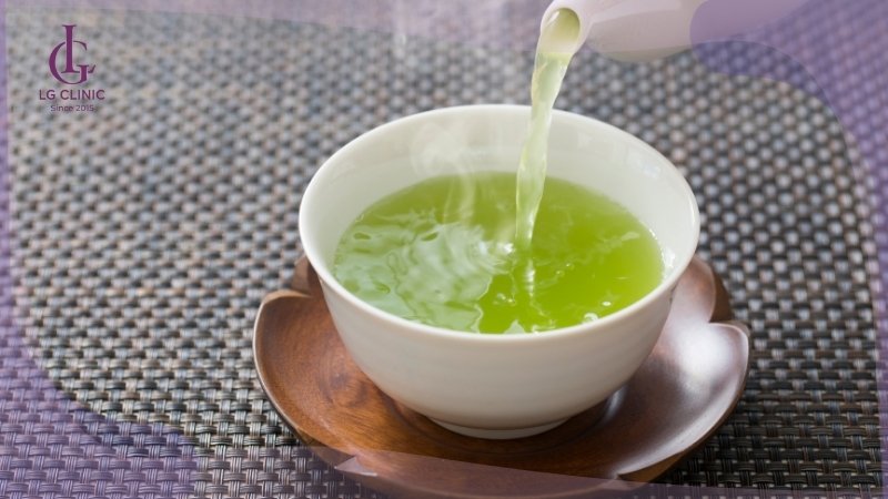 uống trà xanh giúp làm trắng da