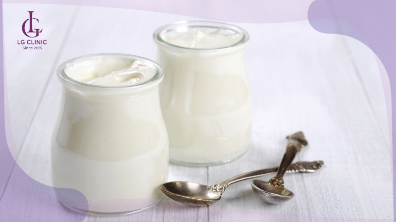 Cách làm trắng da mặt tự nhiên không bắt nắng bằng sữa chua không đường