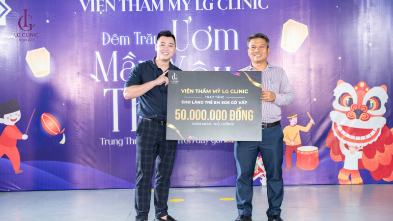 Viện Thẩm mỹ LG Clinic trao tặng học bổng trị giá 50 triệu tiền mặt cho các em nhỏ tại làng trẻ SOS
