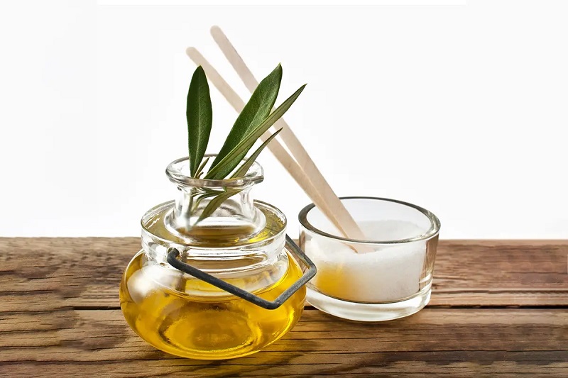 điều trị mụn mông và thâm mông bằng dầu oliu