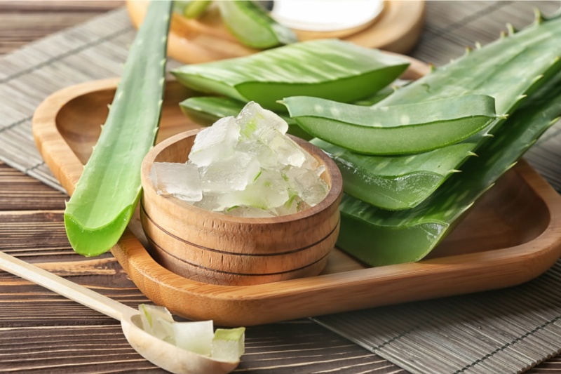 trị thâm khe mông bằng nha đam