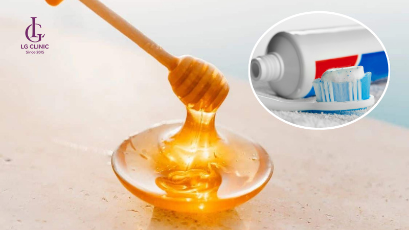 Kem đánh răng và mật ong