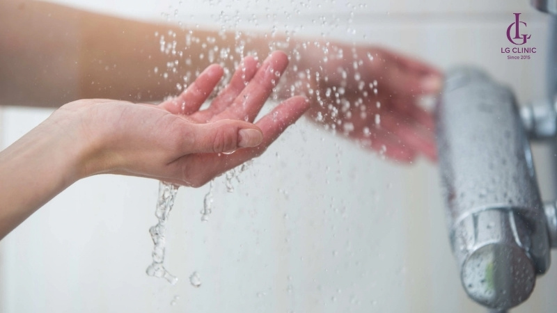 Làm sạch da sau khi triệt để hạn chế nguy cơ triệt lông bị viêm lỗ chân lông.