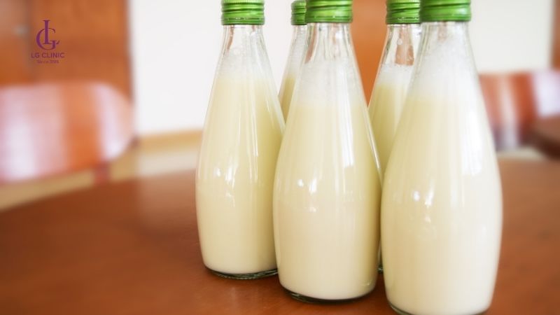 hết thâm mụn bằng sữa tươi