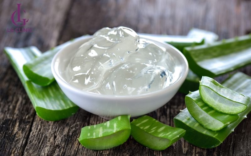 trị thâm mụn trong 1 tuần bằng nha đam