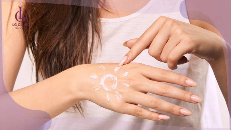 làm trắng da bằng vitamin và thoa kem chống nắng