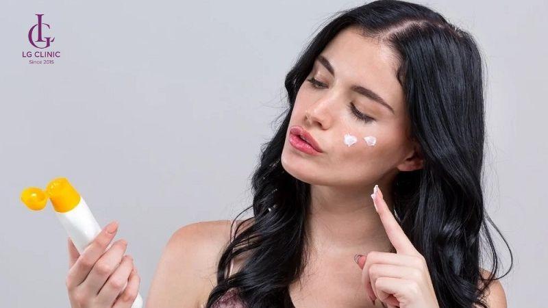 dùng kem chống nắng để trị vết thâm mụn