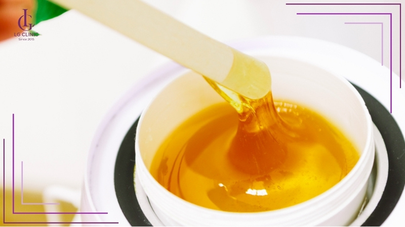 Wax lông vùng kín nam giới bằng sáp