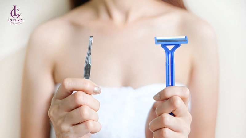 Trước khi triệt lông kiêng gì? Không nên wax, cạo hay nhổ lông.