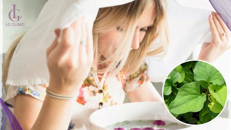 Xông hơi da mặt bằng rau diếp cá giúp làm sạch sâu, sáng mịn da và ngừa mụn tự nhiên.