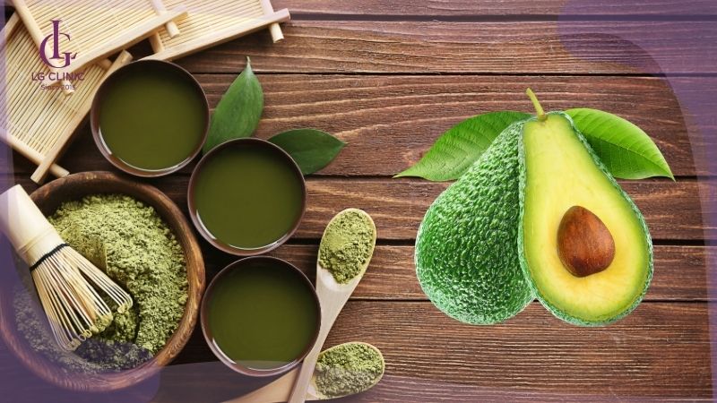 cách làm mặt nạ bơ trắng da và trà xanh