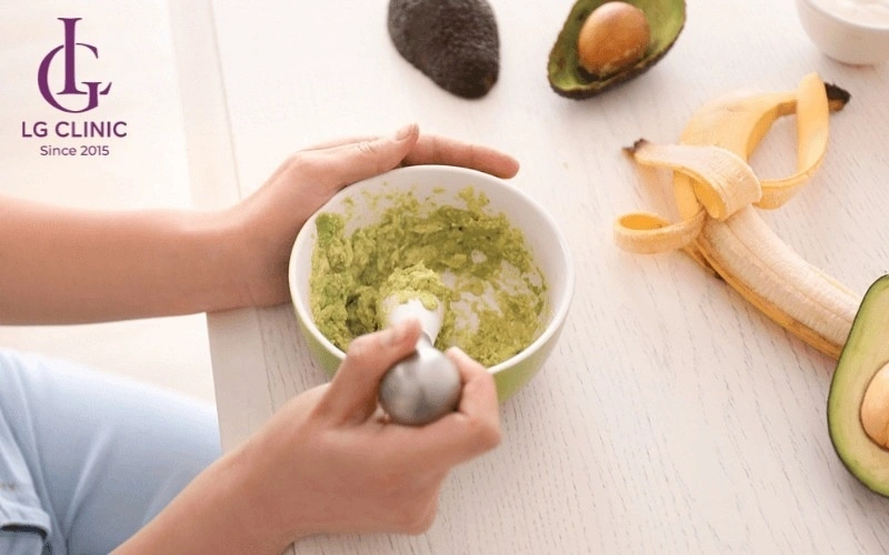 Cách làm mặt nạ bơ và chuối