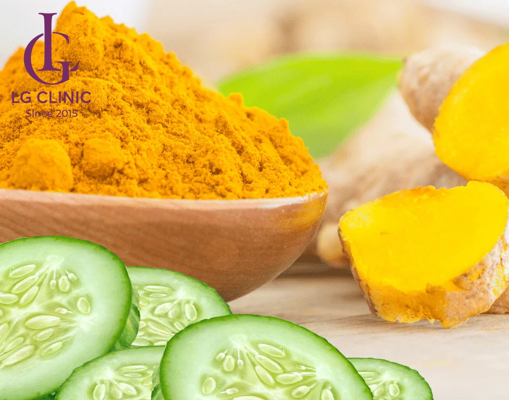Dưa chuột và tinh bột nghệ