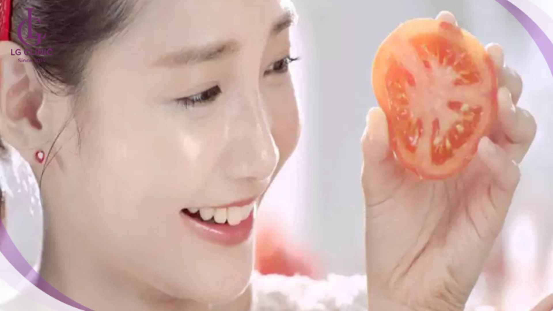 Làm trắng da mặt bằng cà chua và đường mía giúp tẩy tế bào chết và dưỡng da sáng mịn tự nhiên