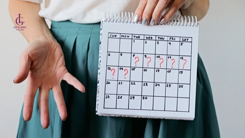 ngày đèn đỏ là thời điểm không nên tẩy lông vùng kín bằng kem