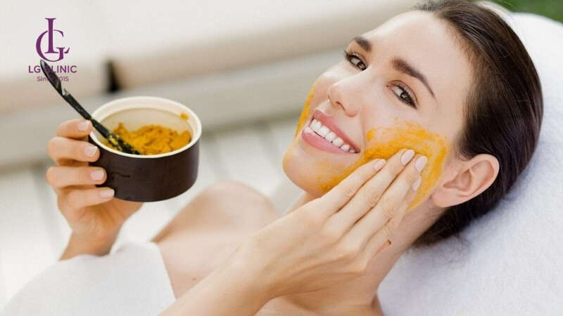 Tắm trắng toàn thân từ bột nghệ