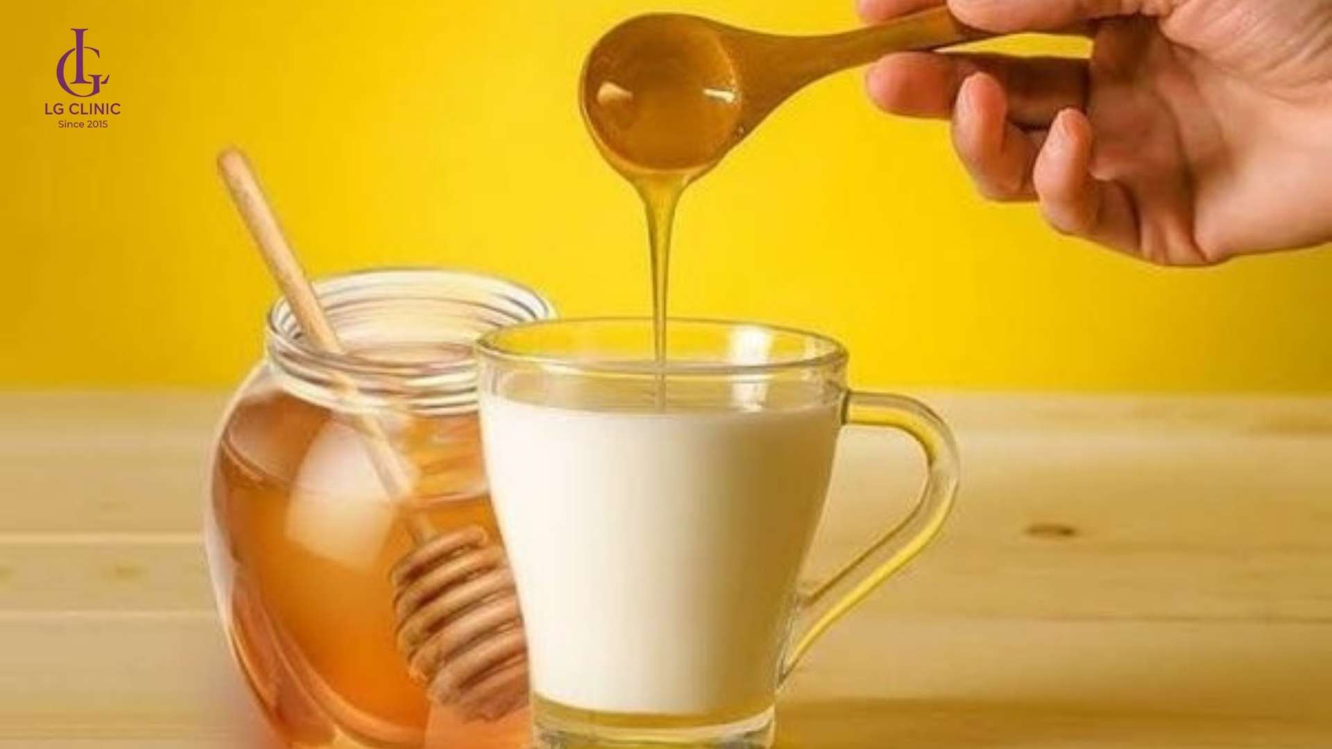 Cách làm trắng da bằng sữa chua và bột nghệ tại nhà