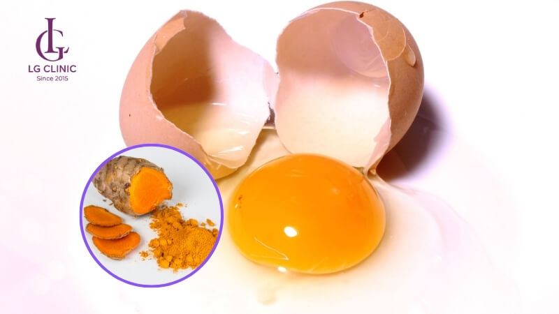 Làm trắng da toàn thân sau sinh bằng nghệ tươi và trứng gà giúp dưỡng ẩm, chống lão hóa.