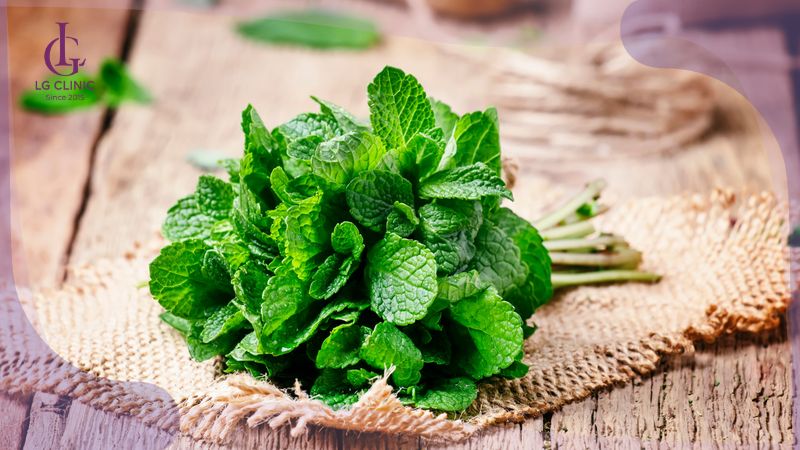 sử dụng lá bạc hà để tẩy lông rậm ở vùng kín