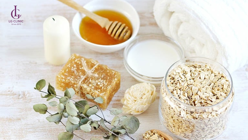 bột yến mạch và mật ong