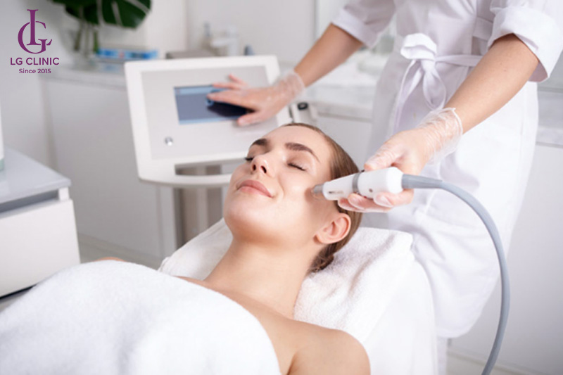 trị thâm mụn đỏ và thâm mụn đen bằng laser