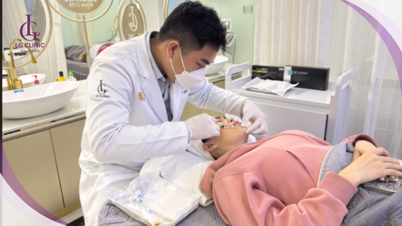 trực tiếp thực hiện bởi bác sĩ