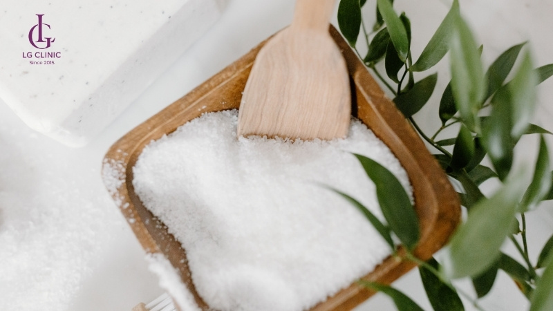 cách trị thâm mông bằng muôi