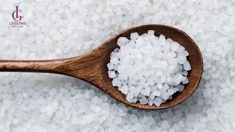 Cách trị thâm và hôi nách bằng phèn chua