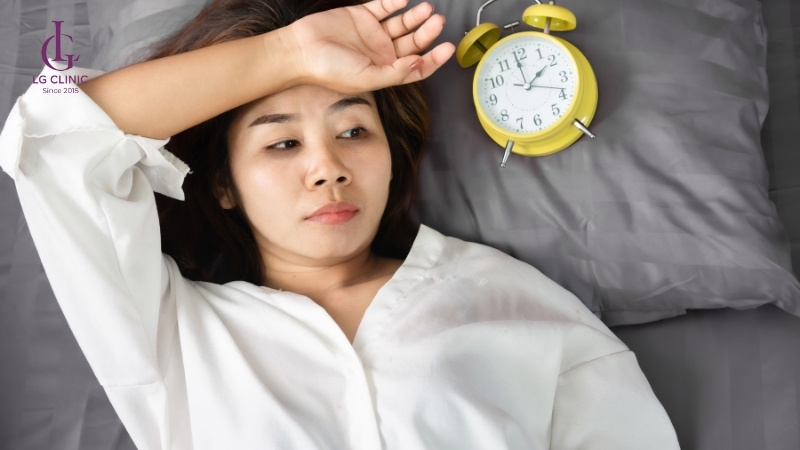 cách trị thâm mắt bằng lá ngải cứu