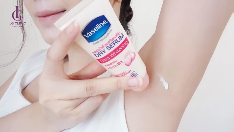 kem trị thâm nách