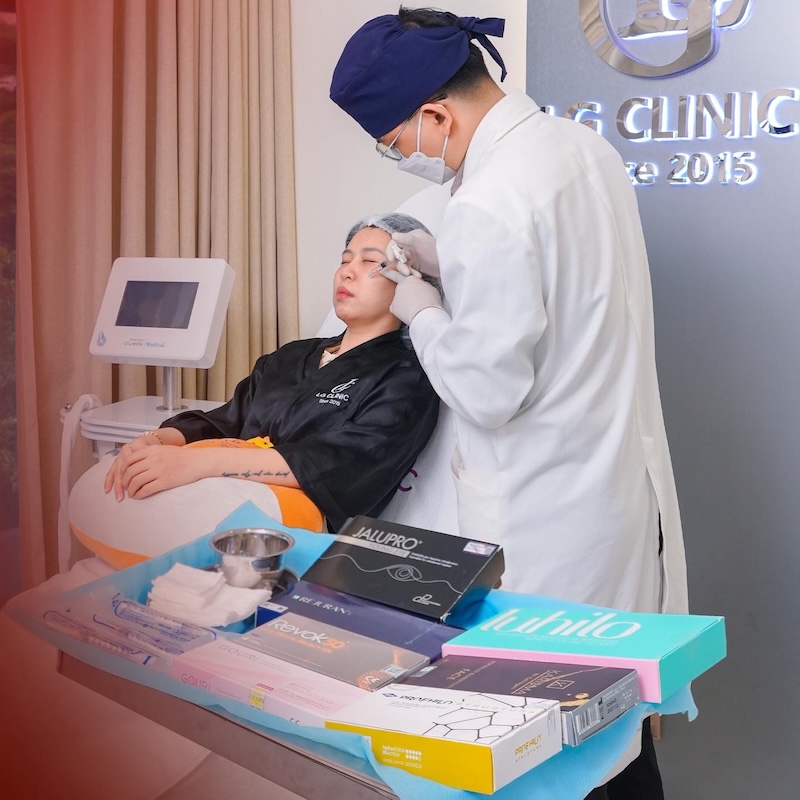 bác sĩ lg tiêm xoá rãnh cười