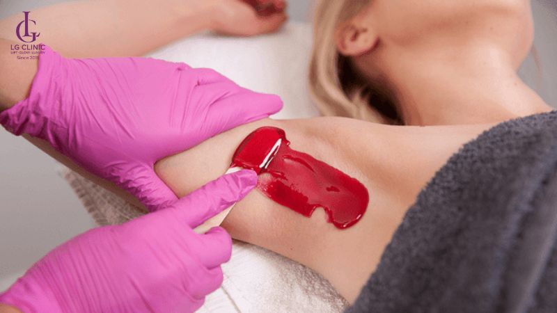 Có nên wax lông nách không