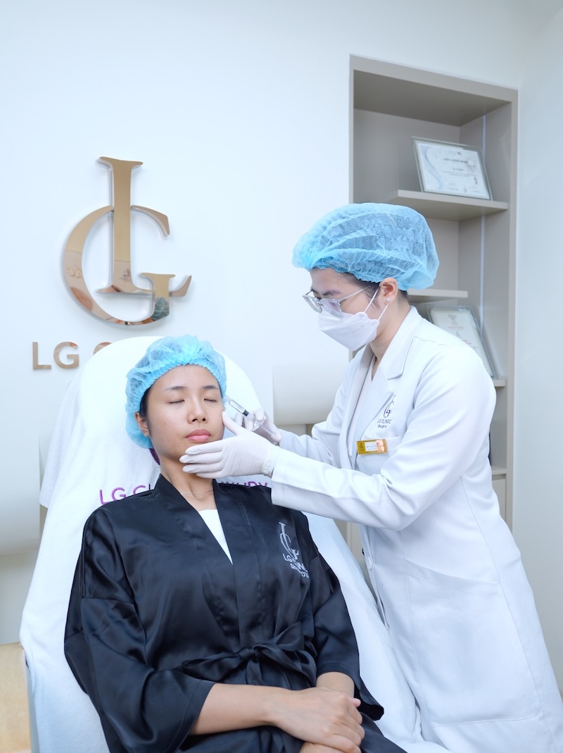 tiêm xóa nếp nhăn mắt khi cười