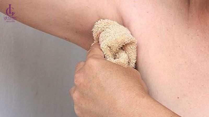 sau khi wax lông nách nên làm gì