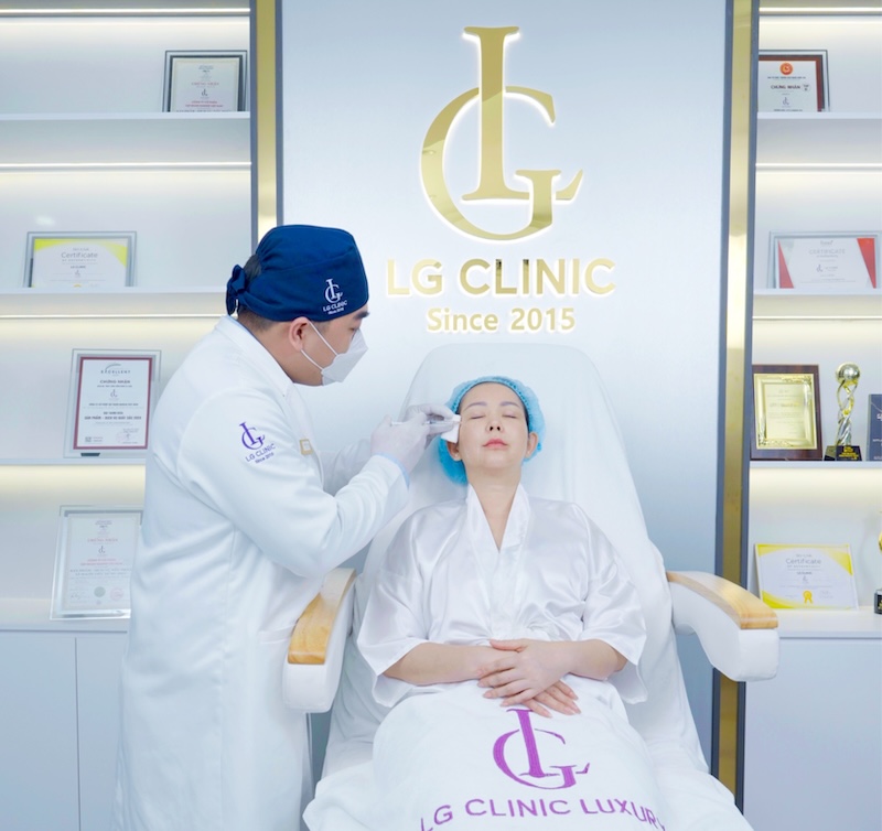 Tiêm xóa nhăn mắt tại lg clinic