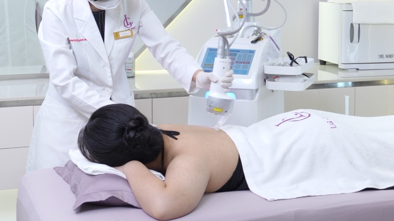 cách trị mụn lưng khi mang thai