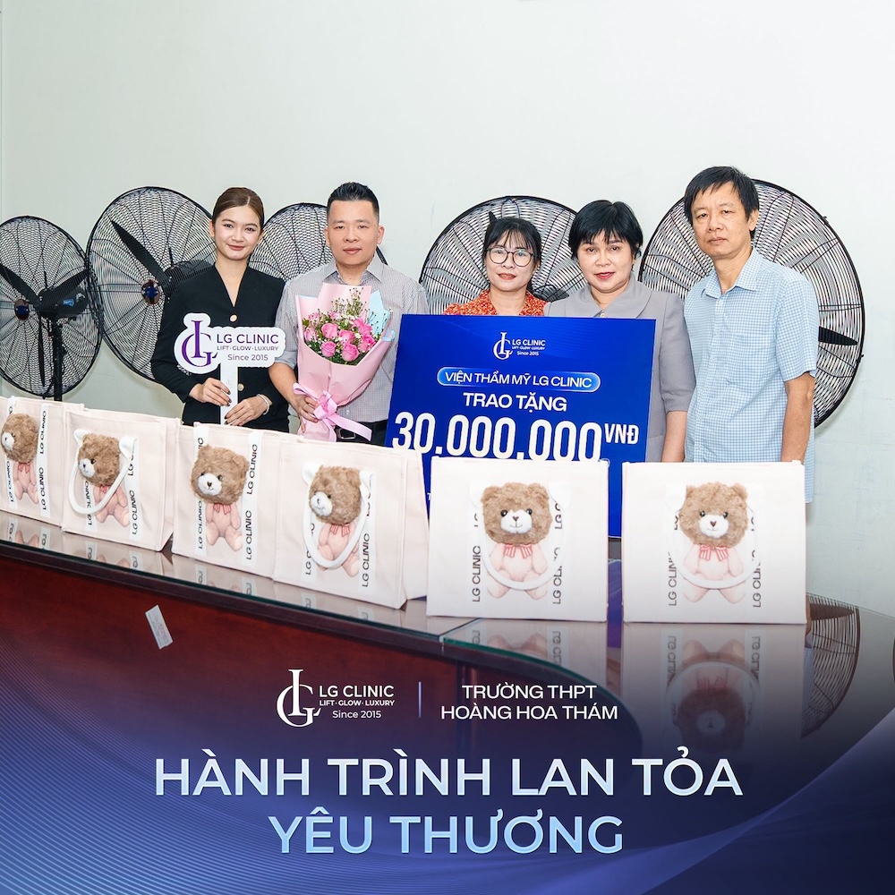 LG Clinic trao tặng phần quà trị giá 30 triệu cho THPT Hoàng Hoa Thám