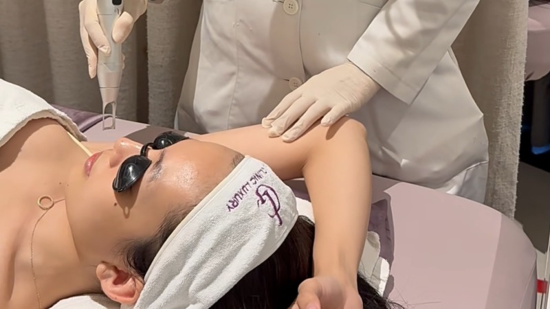 Muối nhôm có làm thâm nách không