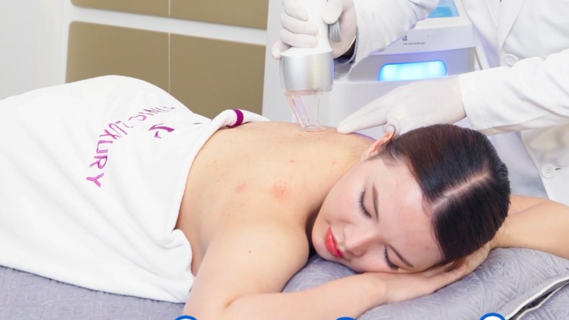 spa trị mụn lưng quận 3
