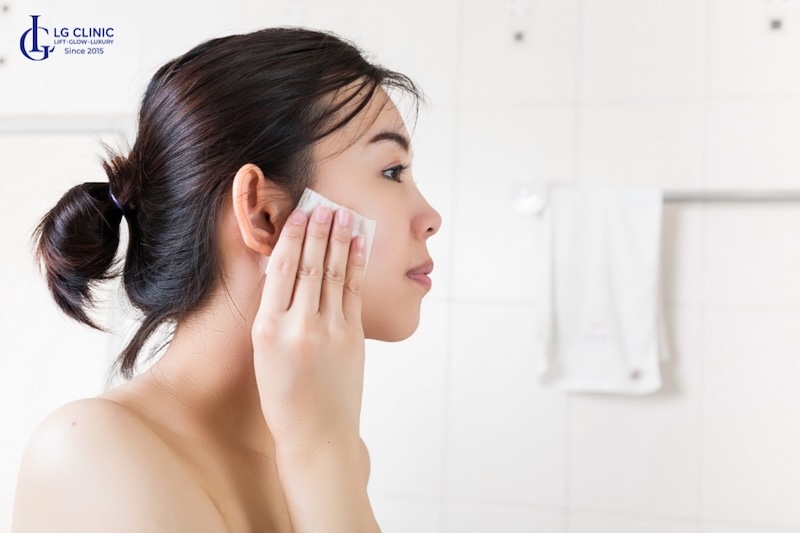 cách rửa mặt không bị chảy xệ